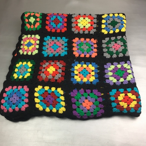 Vintage handmade granny square Afghan blanket - Picture 4 of 9